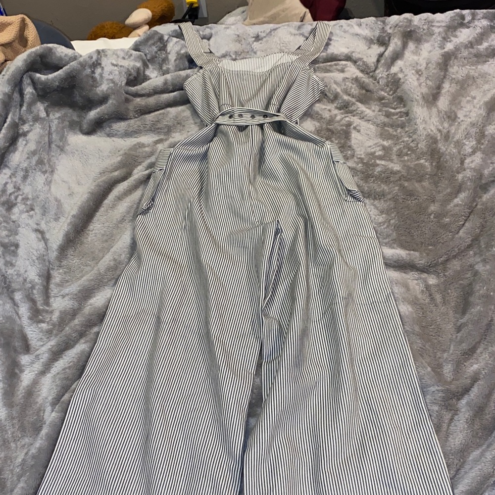 Urban Outfitters Jumpsuit - Picture 4 of 5